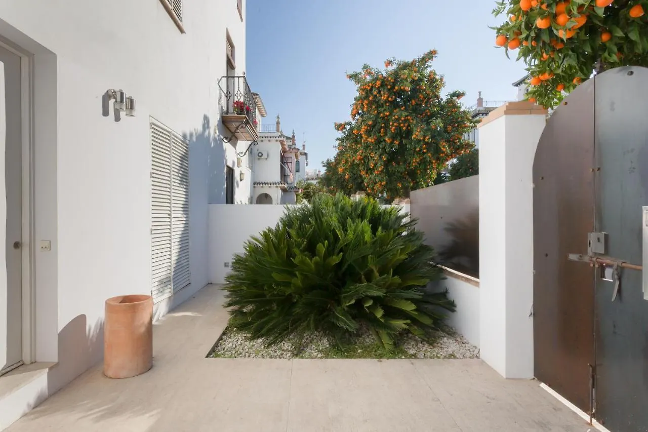 Fabulosa Casa Con Piscina En Heliopolis-Sevilla 0*, Seville